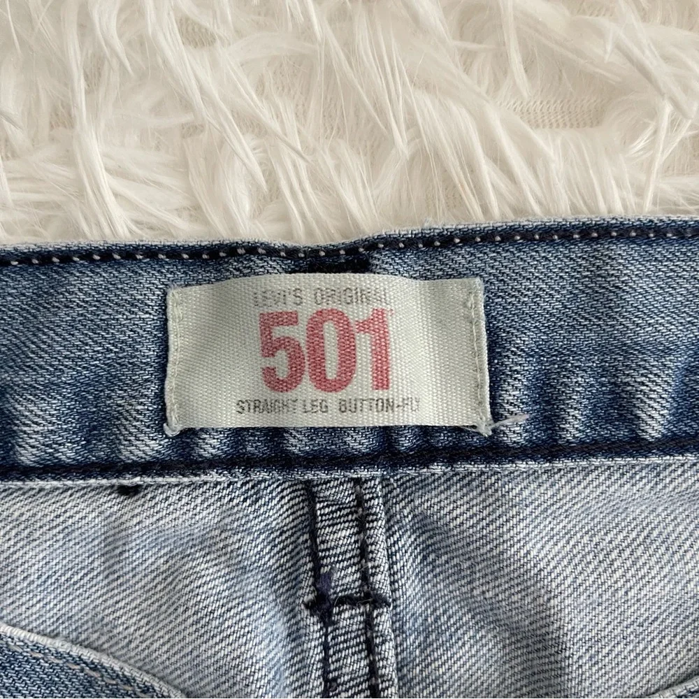 Levi’s 501 Jeans Men’s 36X32 Straight Leg Button Fly Distressed Medium Wash